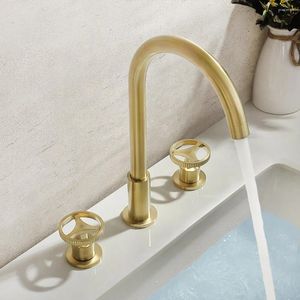 حوض الحمام حوض الحمام حوض الصنبور على نطاق واسع والدوران البارد الكلي من النحاس الخلاطية الخلاط الصنبور الصنبور الذهب