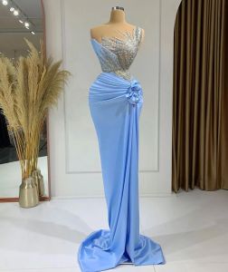 Skromne niebieskie sukienki na studniówkę syreny koraliki bez rękawów marszczyki sukienki imprezowe plisy cekiny