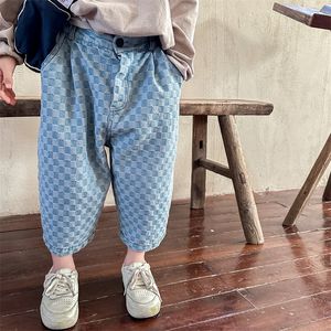 Kot pantolon okul öncesi Koreli bebek baldır pantolon çocuk geyiği bahar erkek jonmi gündelik kot stil düz desen çocuk gevşek uyum 230406