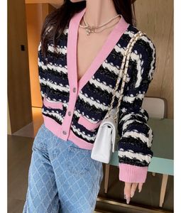 Chan New 2023 Spring Women 's Brand Jacket OOTD 디자이너 패션 고급 클래식 CCC 로고 코트 레저 스프링 코트 편직 카디건 생일 어머니의 날 선물