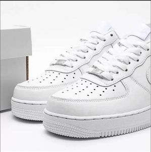 Stora rabatt män kvinnor af 1 vit klassisk stil löpskor sport skateboardskor låga snitt utomhus tränare sneakers grossist pris bra läderstorlek 4-11