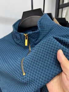 Mäns T-skjortor Autumn Trend Jacquard Plaid Cardigan Coat Stand Collar dragkedja Tröja High-End Luxury Casual Jacket Fashion Wear