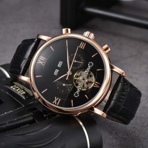 Männer Luxus -Designer Hollow Tourbillon Automatic Mechanical Watch Leder Bandgürtel Multifunktionale Uhren