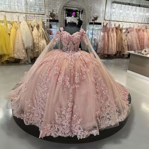 Luksusowe różowe sukienki Quinceanera na słodkie 16 dziewczyn Aplikacje 3D kwiaty Kopciuszek 15 Ball Stuns impreza Vestido de xv anos