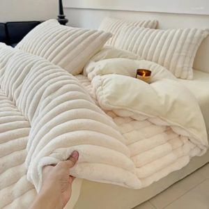 Sängkläder sätter vinter tjocka varma korallfleece set dubbel plysch täcke täcke säng madrass monterade lakan örngott täcker täcken