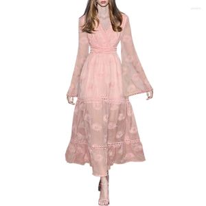 Casual Dresses Runway Designer 2023 Spring Summer Women Fashion V Neck Long Sleeve Party Elegant Chic Embroidery Maxi Dress White/Pink
