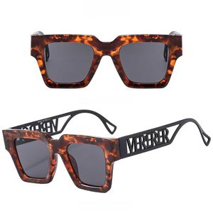 90er Jahre Vintage Leopard Rahmen Sonnenbrille Modedesigner Brillen Gold Beine Brief Luxus Sonnenbrille Männer Frauen Urlaub Fahren Brille 8 Farben Verlaufsgläser