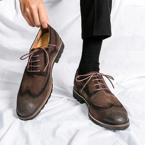 حذاء اللباس 2023 للرجال الكلاسيكية الرجعية Brogue Suede Mens Lace-Up Leather Business Office Flats Men Oxfords Size 37-46 A130