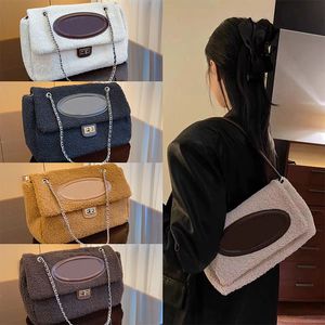 Bolso de mujer de lana de cordero de invierno Bolso de hombro de gran capacidad de diseñador de lujo Bolso cruzado con cadena de felpa Bolso callejero Bolso de compras de viaje de vacaciones Bolso de mano de moda Bolso de cubo