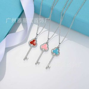 Tiffanybead 목걸이 Tiffanyjewelry Desginer New T enamel Hello Qiqi 키 목걸이 여성의 화이트 구리 도금 18K True Gold Fashion Versatile Medium Pendant