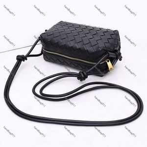 Designer Weave Cross Body Bag Small Size Shoulder Bag Fashion Handbags Genuine Leather Soft Clutch for Women with Leather Shoulder Strap