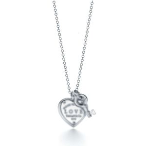 Klassisk designer liten lyx t -familjen ren silver persika hjärtlås nyckel halsband kärlek hänge tjock pläterad 18k mijin smycken