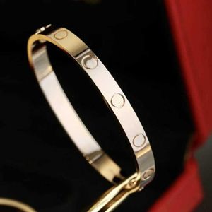 Luxus-Armband-Charme-Designer-Frau Titan-Stahl-Armbänder Marke Armreif Schmuck für Frauen Schiff frei Weihnachten Valentinstag Geschenk Klassiker HLI5 2PDO 2PDO