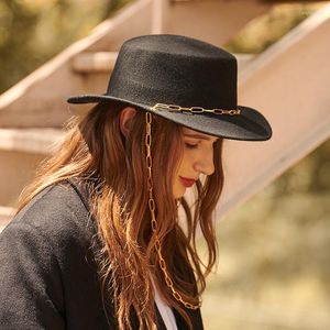 Stingy Brim Hats French Fashion Wool Hat With Long Chain Lady Fedoras Cap Women Leisure Holiday Jazz 2023 Street S retro Simple Top