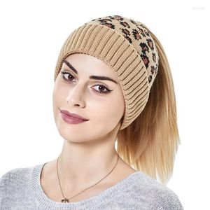 Czapka czapki/czaszki niechlujne bun beanietail damska czapka czapka czapka ciepłe dzianinowe czapki modne z holebeanie/czaszką