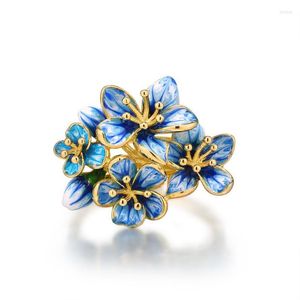 Pierścienie klastrowe w stylu damskie obróbka ślubna Pierścień luksusowy złoty kolor ślubny błękitne emaliowane kwiat dla kobiet dar biżuterii bohemia