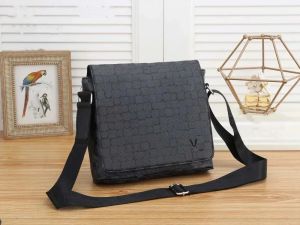 2023Designer Messenger Bag Trio District Voyager Aerogram Stumur Stumur Reverse Canvas Men Crossbody Mash Messager Mesager Louiseitys