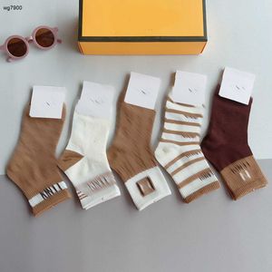 Designer Mens Socks Brand Letter Double F Pattern Logo Boy Stocking 5 Par per låda Fashion Solid Color Male Nov06
