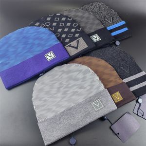 Designer-Beanie-Mütze für Männer, kariertes Häubchen für Damen, weiß, rosa, blau, lässig und vielseitig, modisch, Buchstaben, Luxus-Strickmützen, Outdoor, warm, Totenkopf-Kappe, Elastizität, MZ012