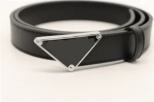 حزام إلكتروني P فاخر إكسسوارات سوداء 3.0 سنتيمتر حزام جلد طبيعي قياسي للنساء والرجال مصمم فاخر بشعار