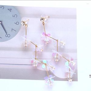 Orecchini pendenti Fashion Girl a forma di fiore dolce con perline carine per accessori per feste Modelli di esplosione 2023