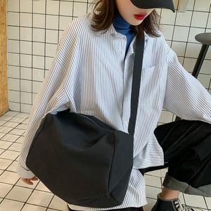 Kvällspåsar kvinnors axelväska modedesign nylon casual solid crossbody handabg för kvinnor 2023 enkel stor kvinnlig shoppare