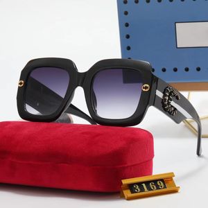 Große Box Seitenbuchstaben Polarisierte Designer-Sonnenbrille Damen Herren Luxus-Sonnenbrille Reisen Sonnenfeste Adumbral-Strand-Sonnenbrille Zeigen Sie ein kleines Gesicht