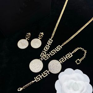 Gold Coins Full of Diamonds Pendant Chain Necklaces Greece Meander Pattern Bead Necklace Banshee Portrait Designer Jewelry Women Accessories Gifts XMN11 --02