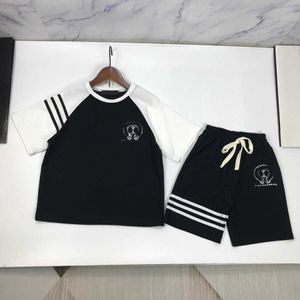 23SS Kinder-Designer-Kleidung, Baby-Set, Kinder-Sets, Jungen-T-Shirt, Shorts-Anzug, Fransen aus reiner Baumwolle, farblich passender Logo-Druck, kurze Ärmel, elastische Hosen, Anzüge, Baby-Kleidung