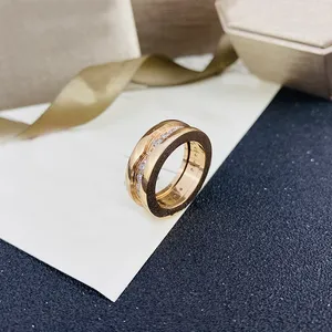 High End With Diamond Ring Men and Women Luxury Classic Ceramic Rings Designer de ponta Anel de primavera Ring Unissex Party Wedding Designer Jewelry Gifts