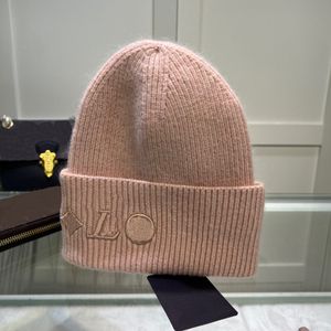 Yüksek kaliteli Beanie Tasarımcı Kadınlar Erkek Şapka Örme Bonnet Lüks Mektup Kafatası Kapakları Moda Sokak Klasik Sıcak Kafatası Şapkaları Tasarımcı Mektup Kapağı