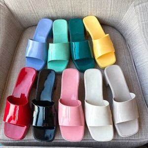Sandálias de saltos altos de borracha de designer Sandálias Sandálias de sandália de 5,5 cm Candy Colors Candy Color