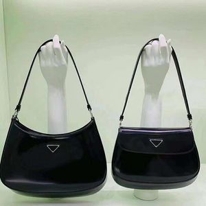 Luxury Prad Triangl Underarm Shoulder Bag Womens Designer Magnetic Snap Stängning Handväska Tote Satchel Bag Mens Purses Leather Classic Crossbody Clutch Evening Bags