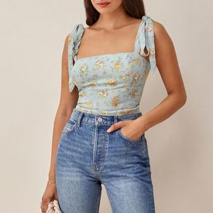 Tanques femininos Camis Beach Férias de férias florais Tops de verão Mulheres 2023 Pescoço reto Manutenção Tirp strap Crop Top Back Smocked Sex