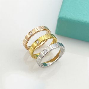 Pierścień Pierścień Diamentowe pierścionki modne biżuteria kobieta risuj złoto srebrne tytanowe stalowe projektant biżuterii Ice Kontrola Pierścień Bitrthday Wedding Gift Wholesale