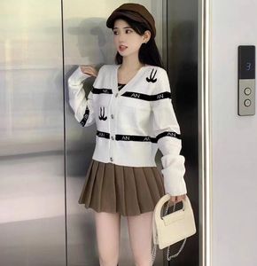 Nya kvinnors tröjor Knitwear Women Luxury Brand Designer Casual Cardigan Sweaters