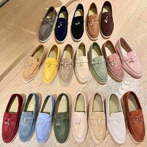 LP Womens Dress Shoes Top Quality Cashmere Mans Mocassins Designers Sapato Clássico Fivela Rodada Toes Salto Plano Lazer Conforto Quatro Estações Mulheres Fábrica Loafer com Caixa