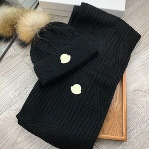 Şapkalar Accans Setleri 2024 Tasarımcı Beanie Kadın Kabarık Beanie Şapka ve Eşarp Seti Lüks Şapkalar Erkek Kadın Lüks Tasarımcı Şapka Baskılı Eşarplar Kış Scarf Beanes