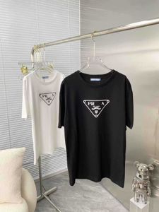 Designer luxo prads masculino clássico e mulheres pescoço redondo de manga curta casal de camisetas Triângulo Moda versátil Confortável lazer