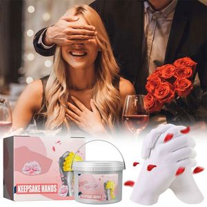 Dekorativa föremål Figurer DIY 3D Handgjutning Gips Skulpturer 8st Golding Kit för par Lover Gift Wedding Holding FingerPrint Baby Foot Mold 230406