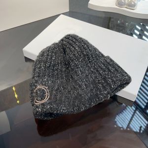 Gift Scarf Designer Winter Knitted Hat Beanie Men Women Autumn Witer Caps Thick Warm Beanies Casual Fitted High Quality Good Match