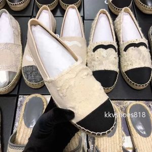 Frankreich Luxusdesignerin Black Ballet Flats Schuhe Frauen Brand gesteppt echten Lederschlupf auf Ballerina Kanal Zapatos de Mujer Runde Zehen Damen Kleiderschuhe