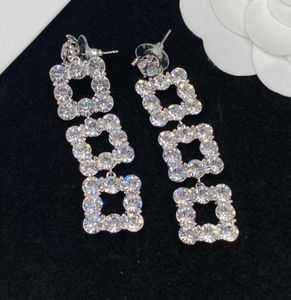 Pearl Seashell Pendant Stud Donna Designer Accessori per gioielli Fashion crystal Letter Orecchino Everyday Party Wedding Gioielli per orecchini da donna di alta qualità