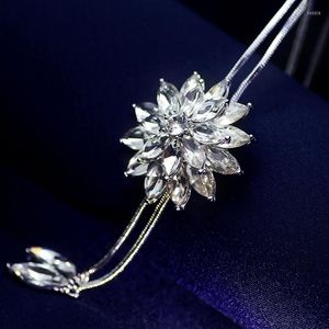 Pendant Necklaces Zircon Snowflake Long Necklace For Women Sweater Chain Fashion Fine Crystal Rhinestone Flower Adjusted