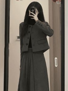 Two Piece Dress Xgoth Women's Two-Piece Warm Suit Prefabricated Grey Tweed Short Sleeve Jackethigh Midje Pleated Kjol Elegant Dark Grey Suit 230407