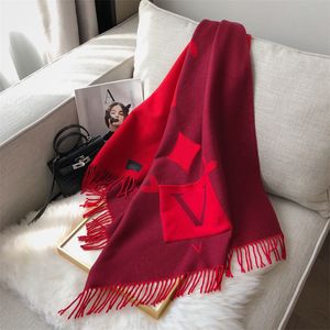 Kaşmir Tasarımcı Eşarp İpek Pashmina Eşarpları Kadınlar Sarf Erkek Eşarp Moda Neckerchief Kış Accanları V Tasarım Yüksek Kaliteli Echarpes qd23