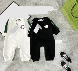 Klassiker Ribbon Plüsch Jumpsuit Winrer reines Baumwoll -Neugeborenen -Baby Onesies BodySuit Frühlingsbabys Zeichen Neugeborenes Baby Langarm Kleidung CSD2311075