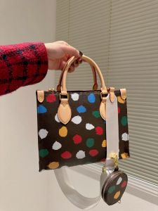 MT Women's Designer Clutch Oblique Body Kusama Bag Mehrfarbige Polka Dot große Kapazität One Shoulder Handtasche Damen Einkaufstasche mit kleiner runder Geldbörse