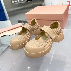 Lüks Mary Jane Düşük Topuklu Kadınlar Popüler Tasarımcı Sandalet Moda Deri Elbise Ayakkabıları Akşam Ayakkabıları. Kutu ile 35-40 boyutları