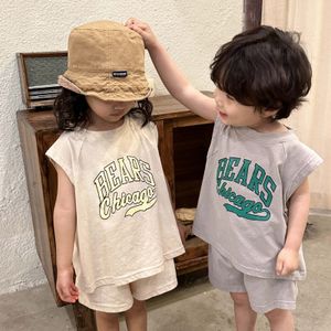 衣類セットサマークールボーイズシン通気ベストファッションレターTシャツ子供ガールコットントップソリッドルーズショーツトラックスーツ230407